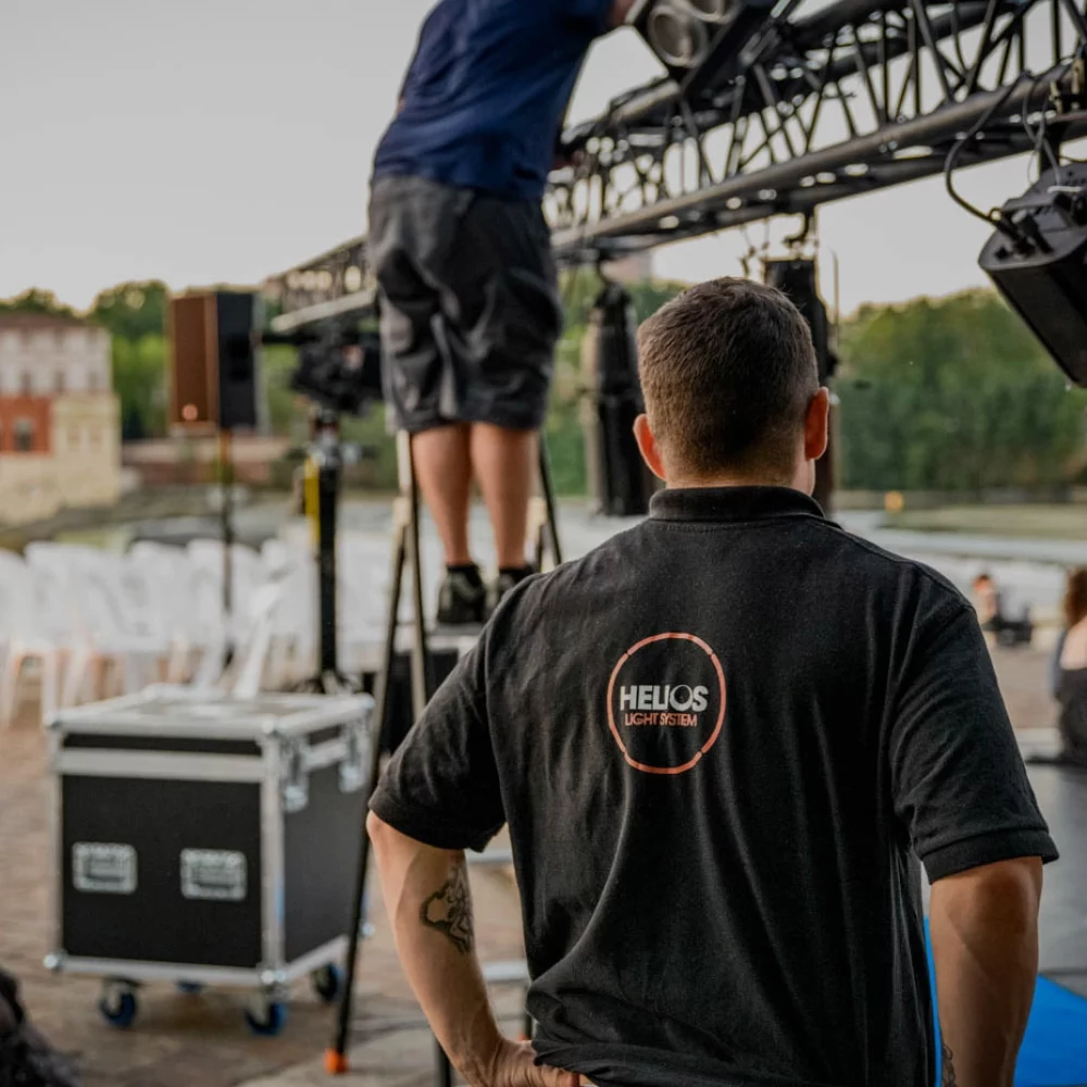 Helios Events en plein installation lumière en Haute Garonne